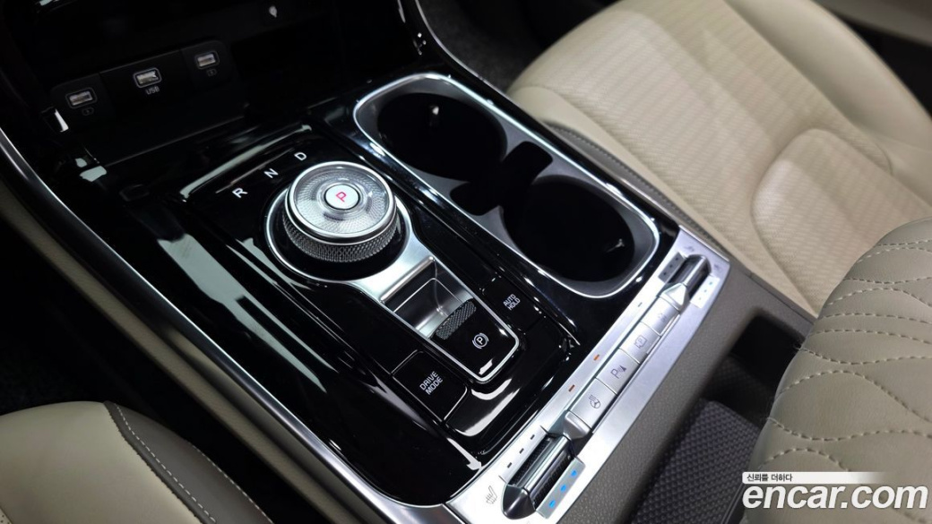Kia Carnival 9-Seater Signature, 2023