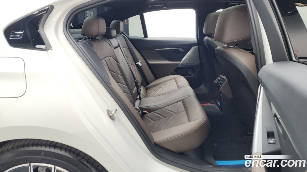 BMW 5-Series 520i M Sport, 2024