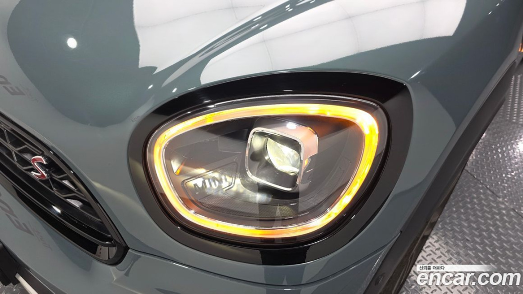 Mini Countryman ALL4 Classic Launch Pack, 2023