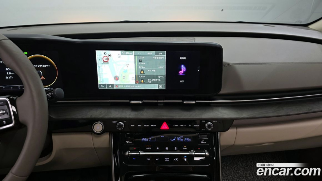 Kia Carnival 9-Seater Signature, 2023