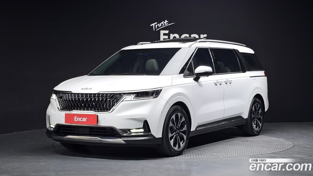 Kia Carnival 9-Seater Signature, 2023