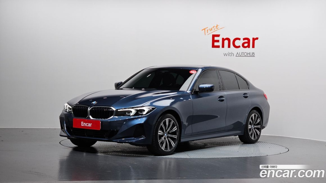 BMW 3-Series 320i, 2025