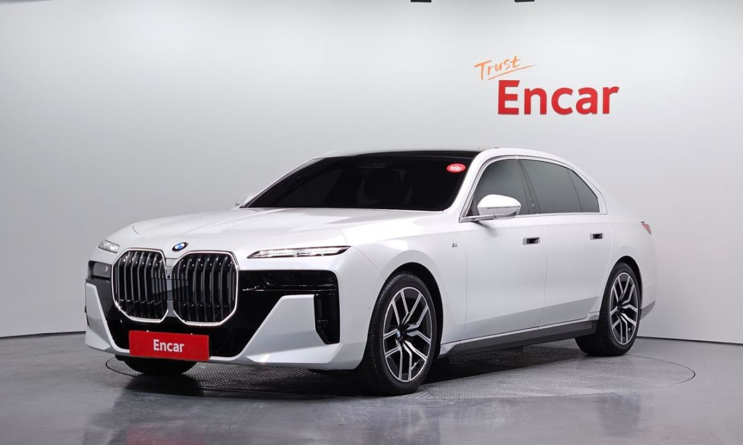 BMW 7-Series 740i xDrive M Sport, 2025
