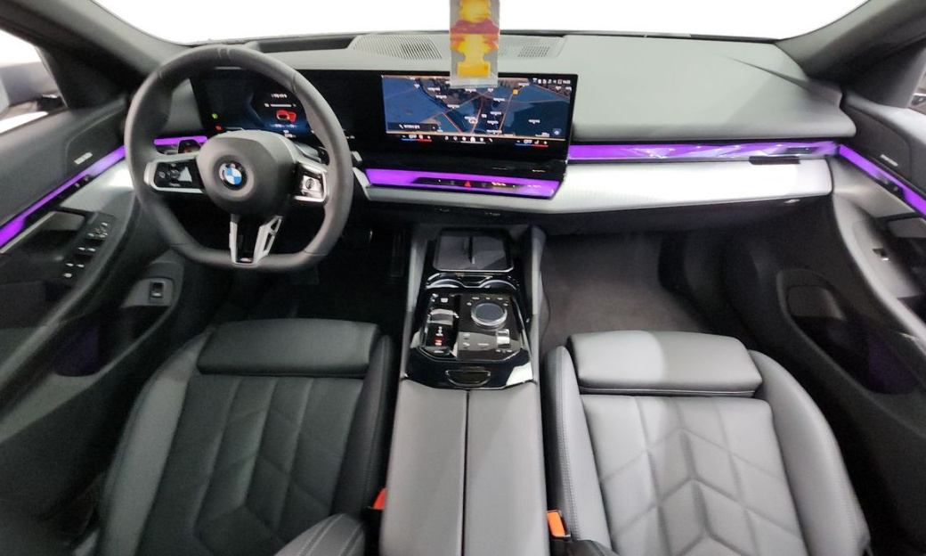 BMW 5-Series 520i M Sport, 2025