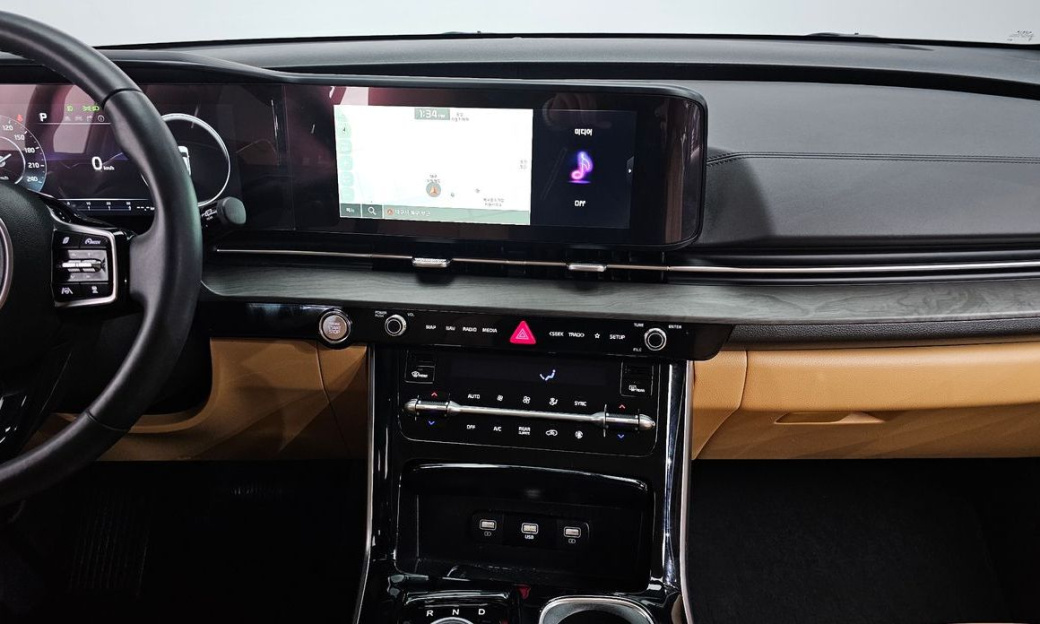Kia Carnival 9-Seater Signature, 2023