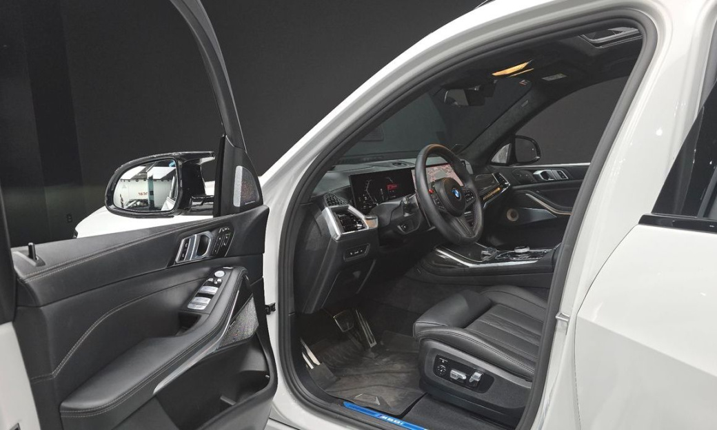 BMW X7 M60i xDrive M sport 6STR, 2025