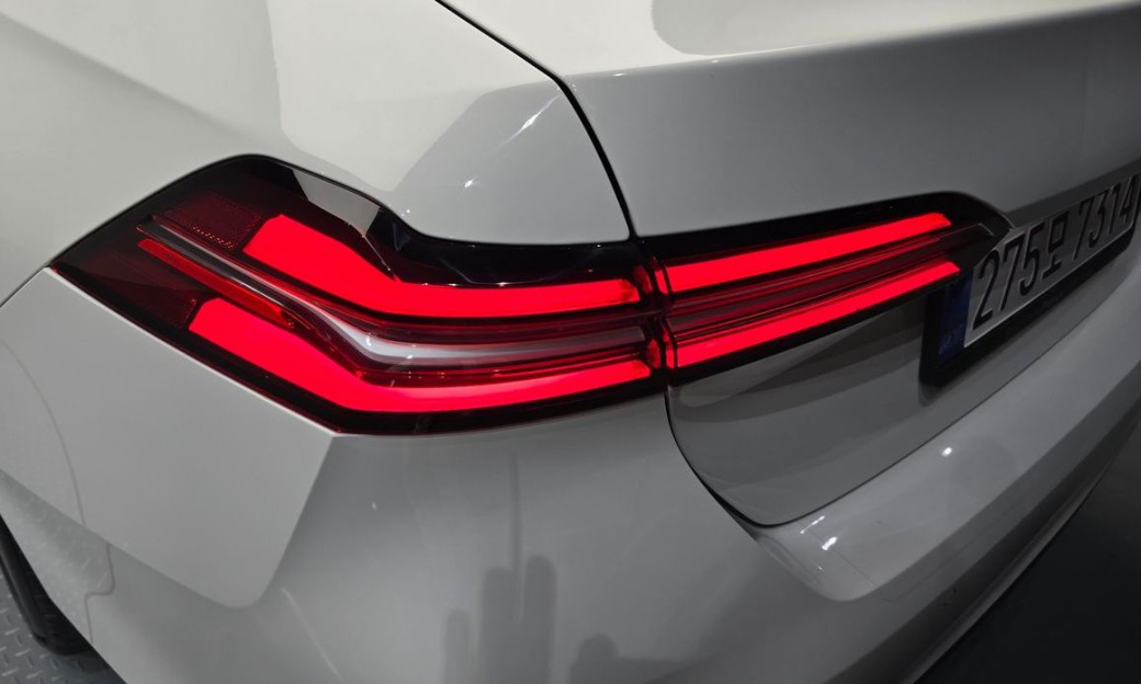 BMW 5-Series 520i, 2024