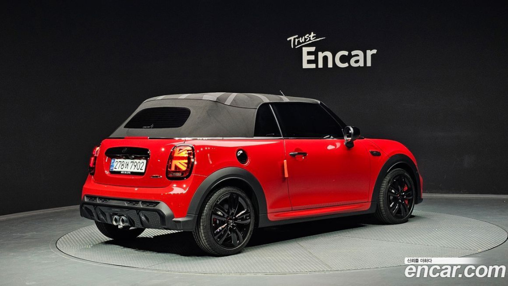 Mini Cooper Convertible JCW, 2024