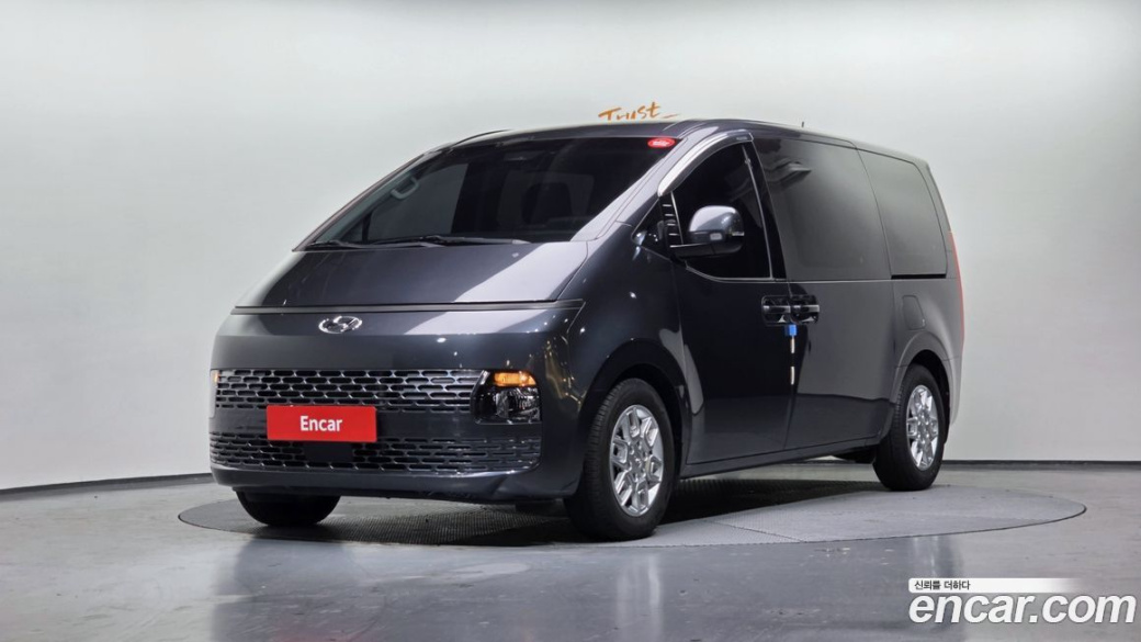 Hyundai Staria 4WD Tourer 9-Seater, 2023