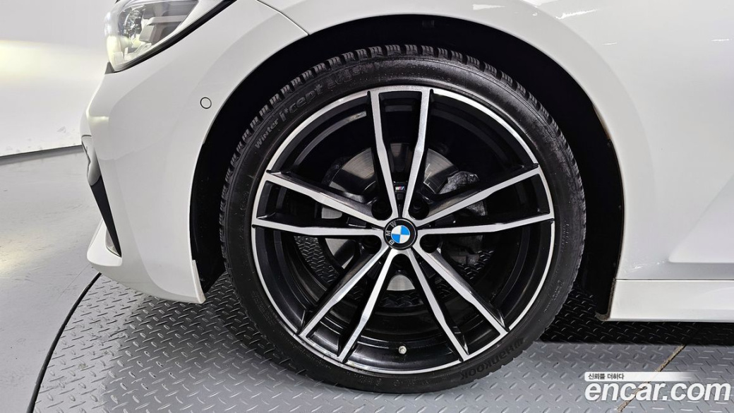 BMW 3-Series 320i M Sport, 2022