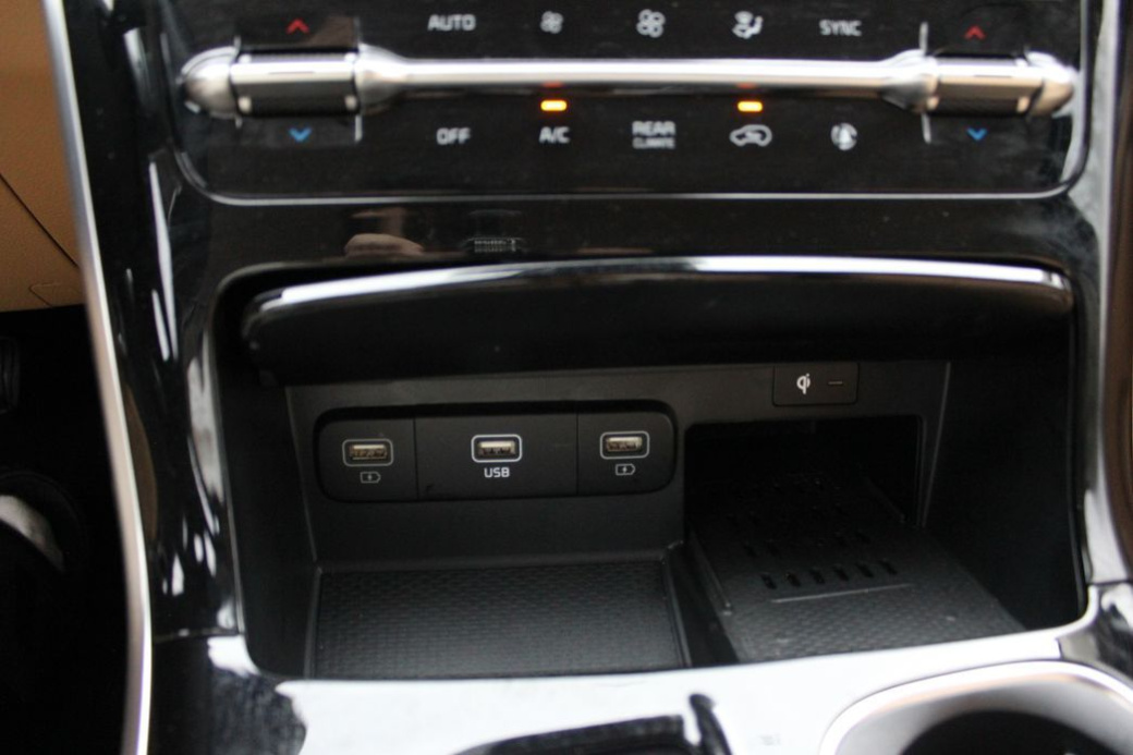 Kia Carnival 9-Seater Signature, 2023