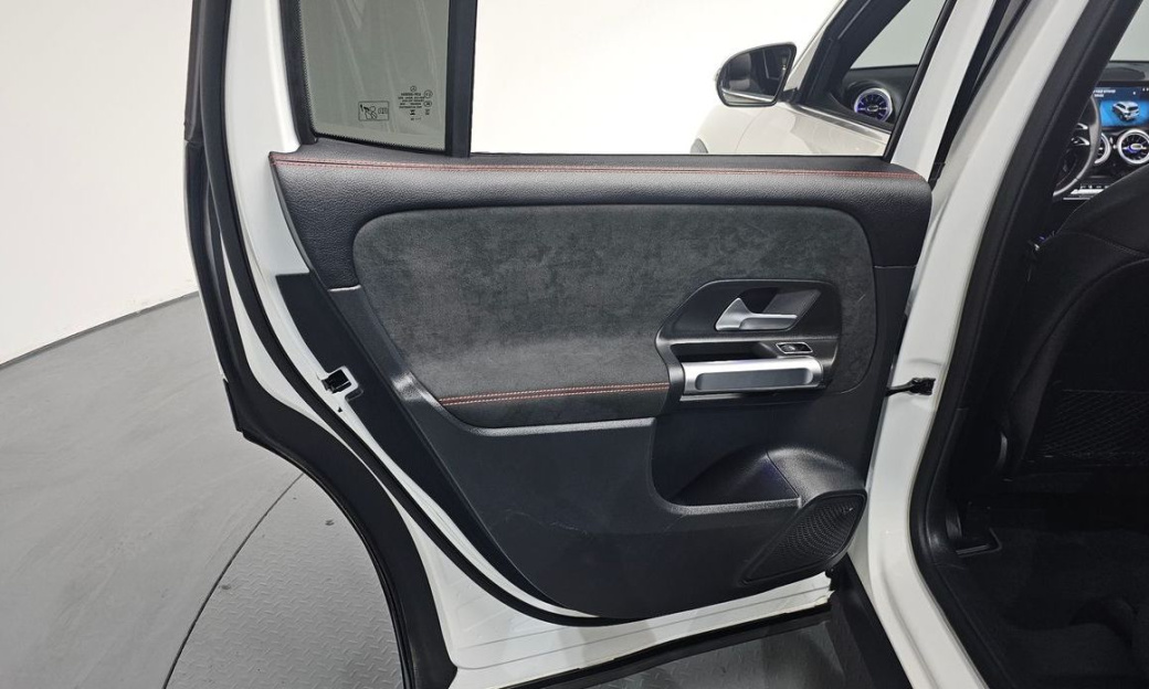 Mercedes-Benz GLB-Class GLB250 4MATIC, 2025
