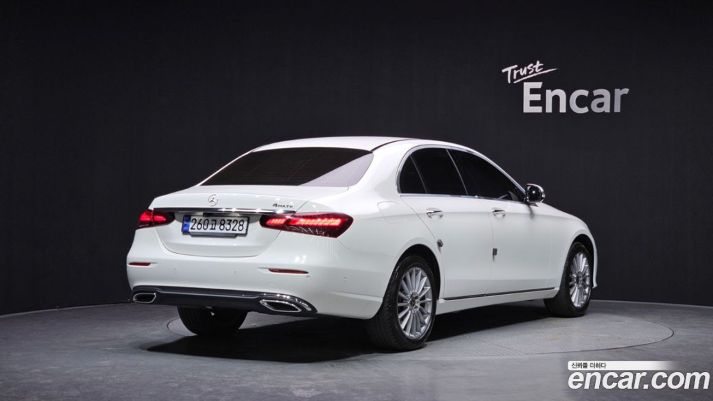 Mercedes-Benz E-Class E220d 4MATIC Exclusive, 2021