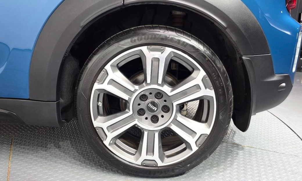 Mini Countryman ALL4 Classic Launch Pack, 2023