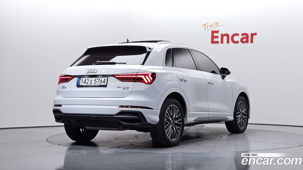 Audi Q3 40 TFSI Quattro Premium, 2024