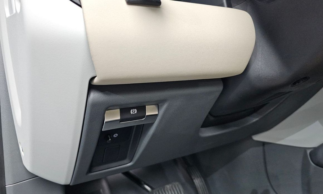 Land Rover Defender 90 D250 SE, 2022