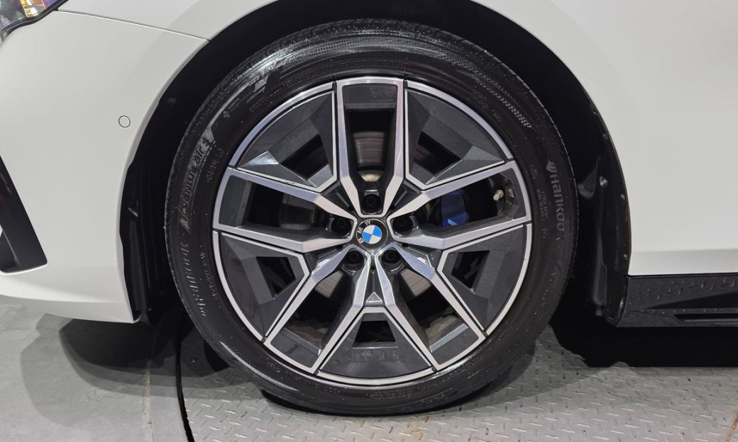 BMW 5-Series 523d xDrive M Sport, 2024