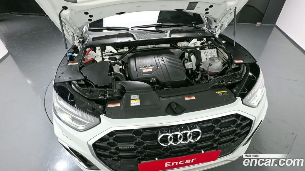 Audi Q5 45 TFSI Quattro Premium, 2024