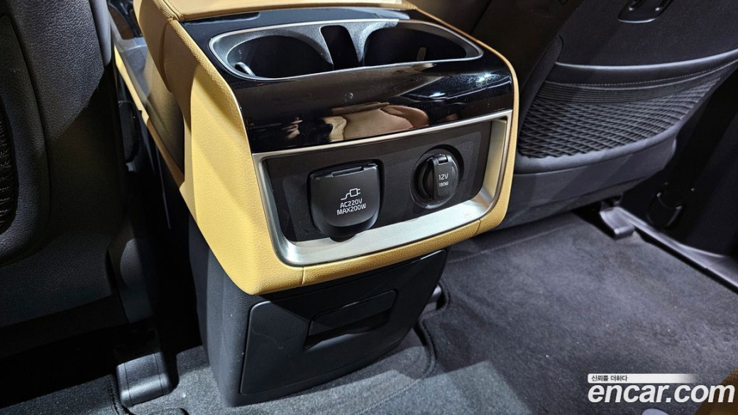 Kia Carnival 7-Seater Signature, 2023