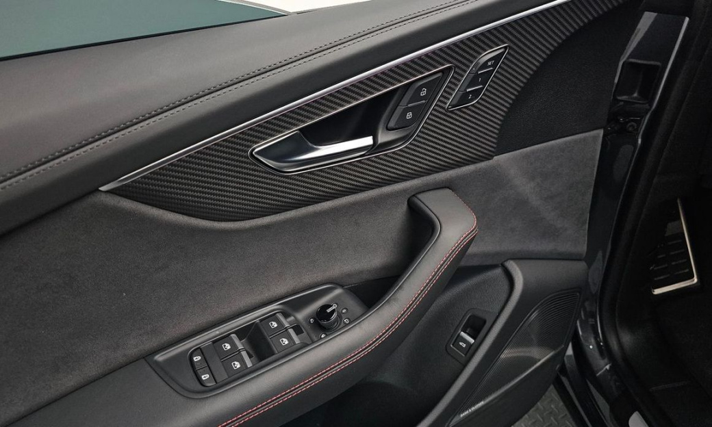 Audi RSQ8 4.0 TFSI Quattro Performance, 2025