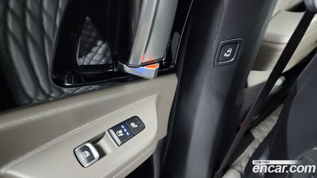 Kia Carnival 9-Seater Gravity, 2024