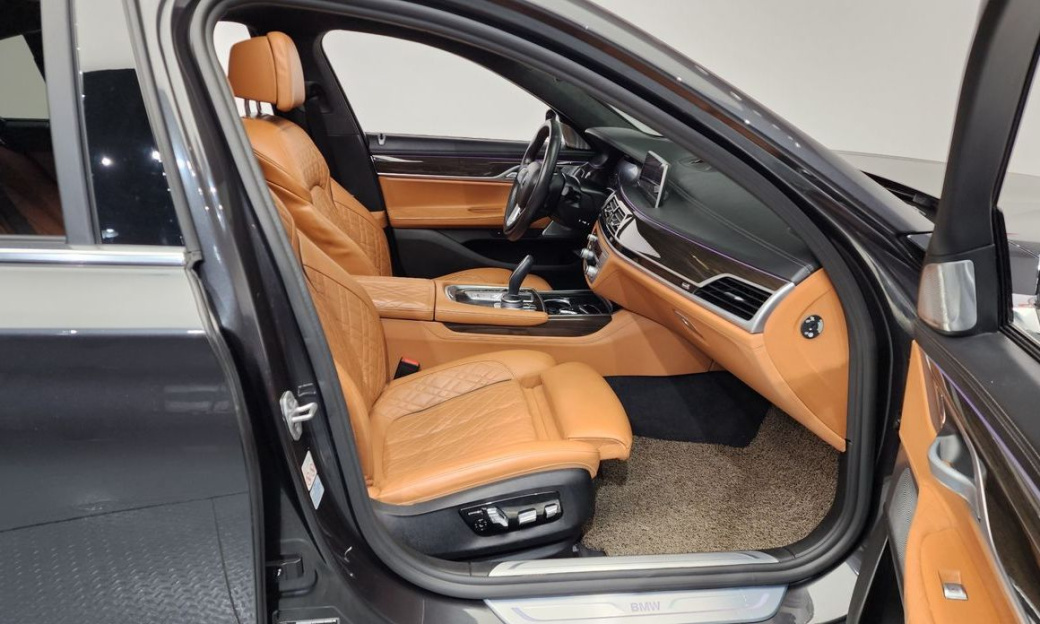 BMW 7-Series 730d xDrive Design Pure Excellence, 2022