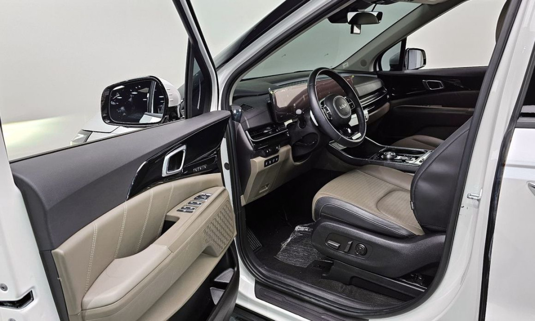 Kia Carnival 9-Seater Signature, 2025