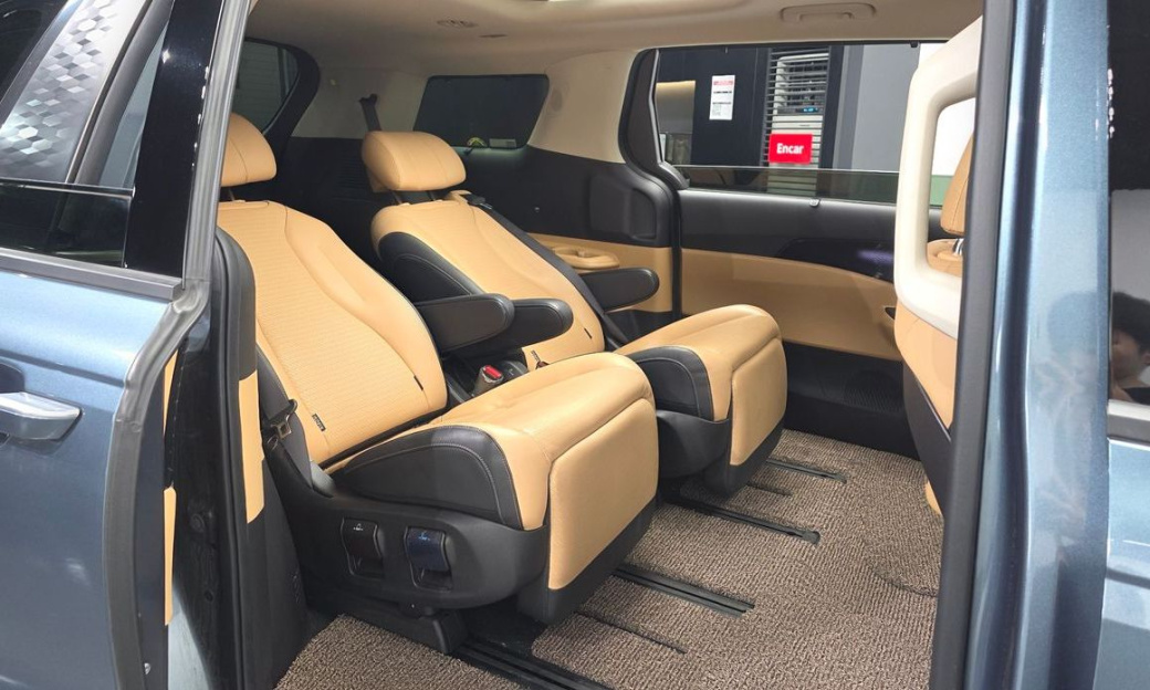 Kia Carnival 7-Seater Signature, 2023
