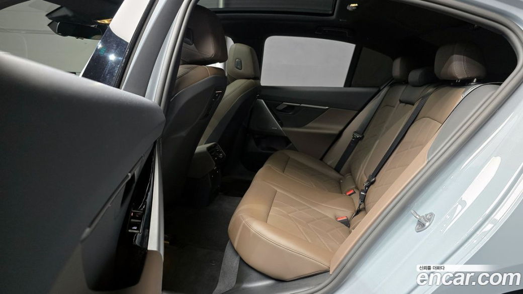 BMW 5-Series 520i M Sport, 2025