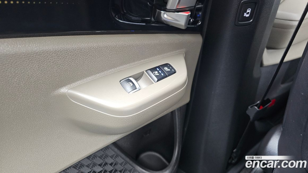 Kia Carnival 7-Seater Gravity, 2024