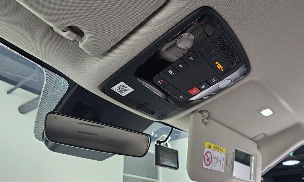 Kia Carnival 9-Seater Prestige, 2025