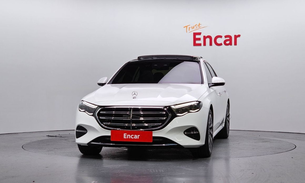 Mercedes-Benz E-Class E300 4MATIC Exclusive, 2024