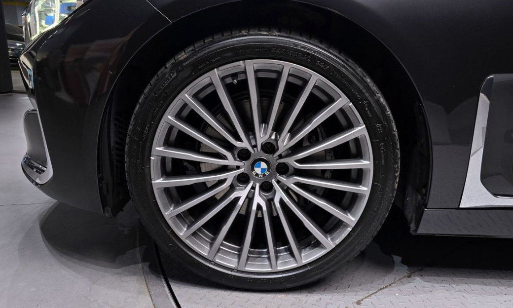 BMW 7-Series 730d xDrive Design Pure Excellence, 2022