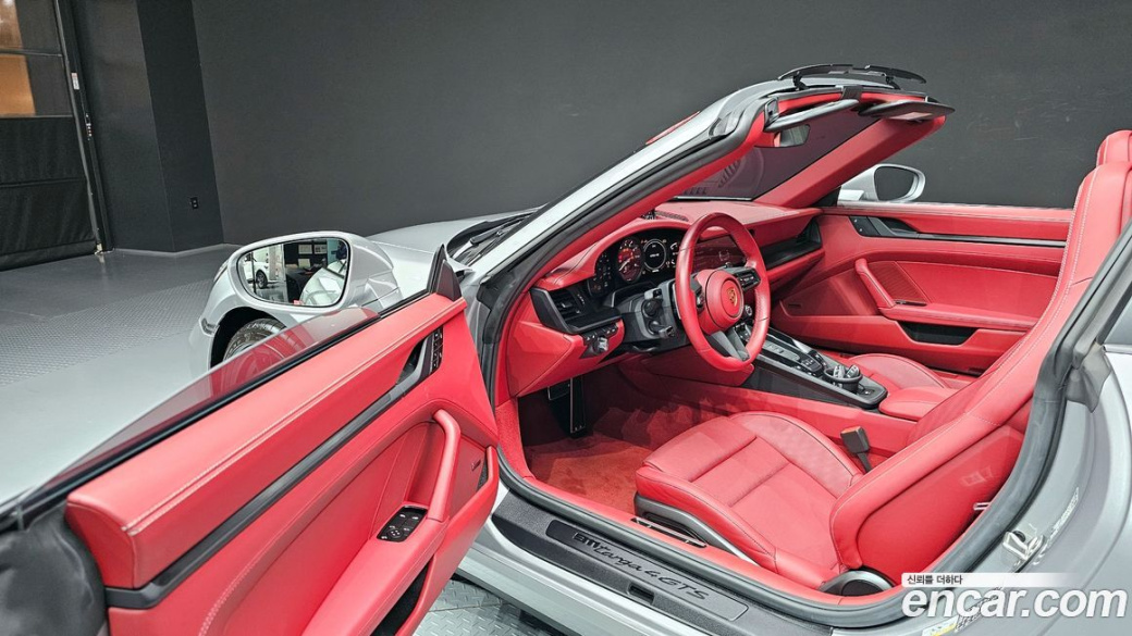 Porsche 911 Targa 4 GTS, 2024