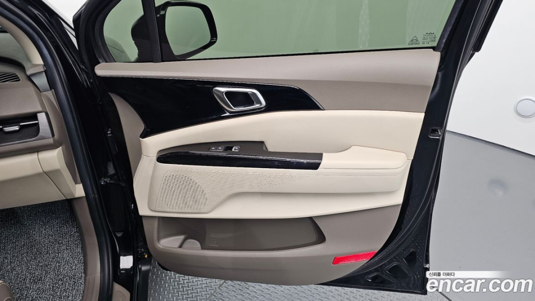Kia Carnival 9-Seater Noblesse, 2023