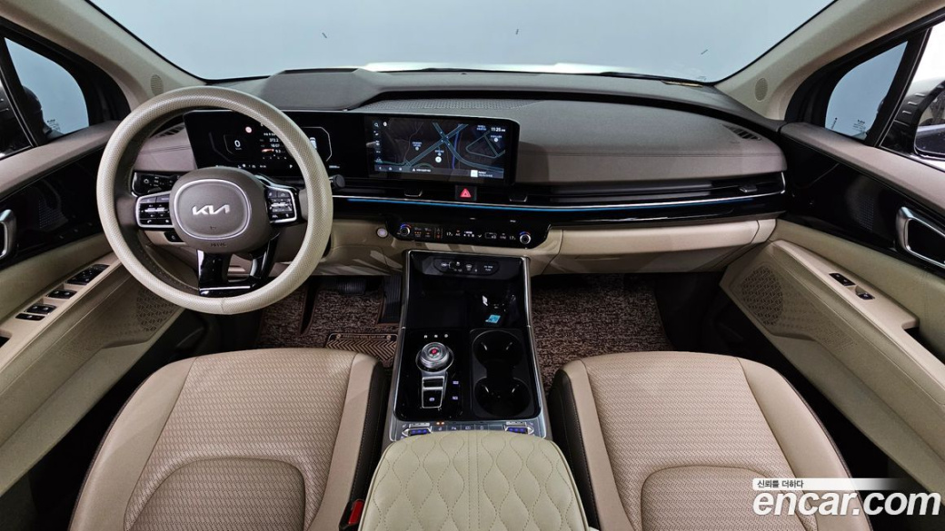 Kia Carnival 9-Seater Gravity, 2024