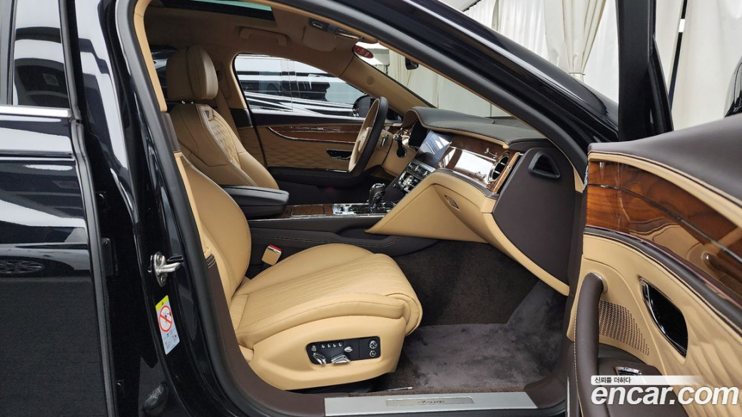 Bentley Flying Spur 4.0 Azure, 2023