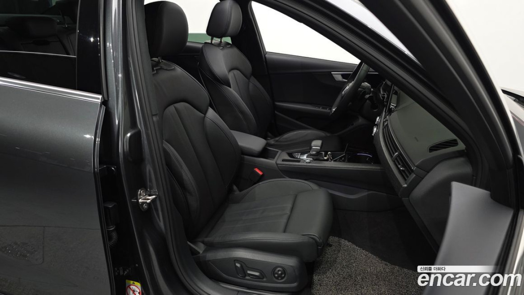 Audi A4 40 TFSI Premium, 2023
