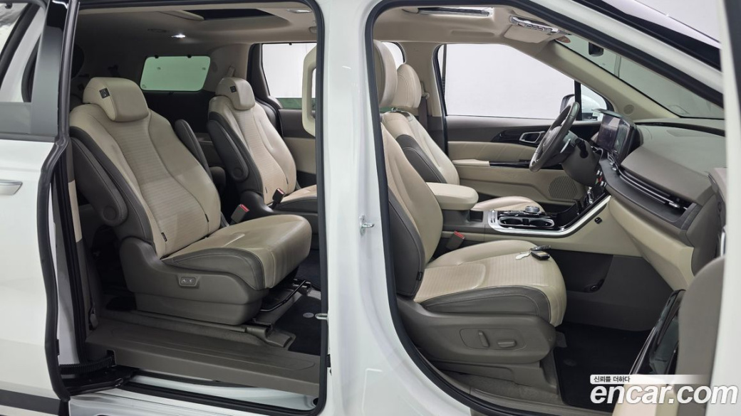 Kia Carnival 9-Seater Signature, 2022