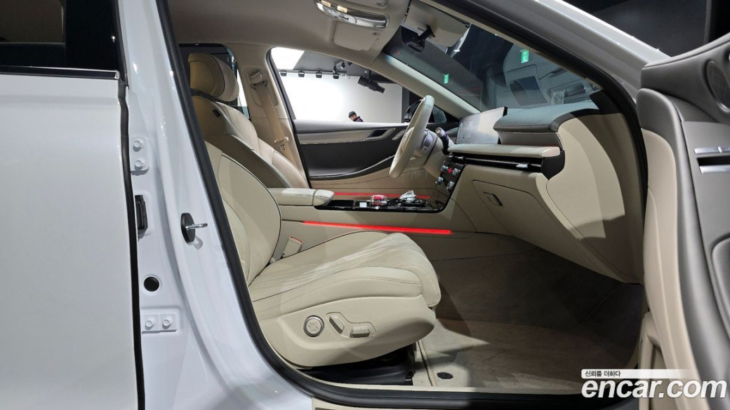 Genesis G80 Gasoline 2.5 Turbo AWD, 2025