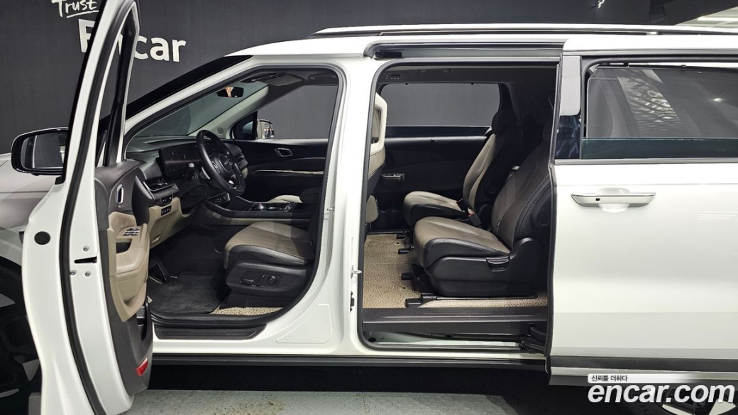 Kia Carnival 9-Seater Noblesse, 2024