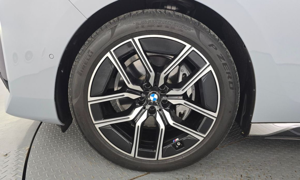 BMW 7-Series 740d xDrive M Sport, 2025