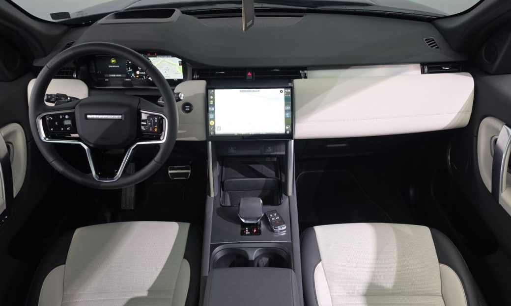 Land Rover Discovery Sport P250 Dynamic SE, 2025