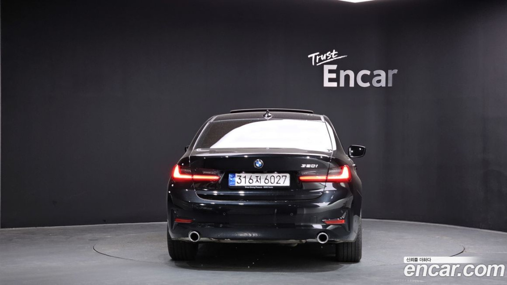 BMW 3-Series 320i, 2022