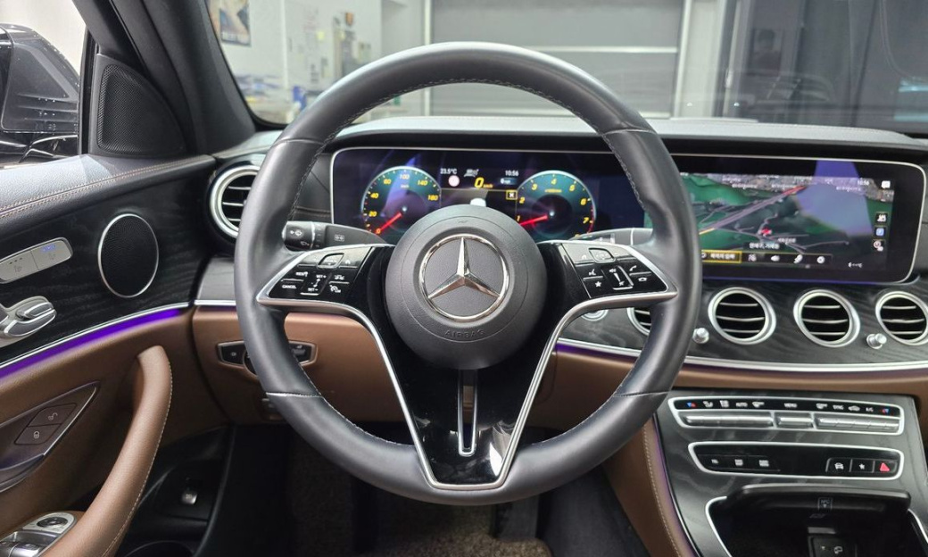Mercedes-Benz E-Class E250 AMG Line, 2023