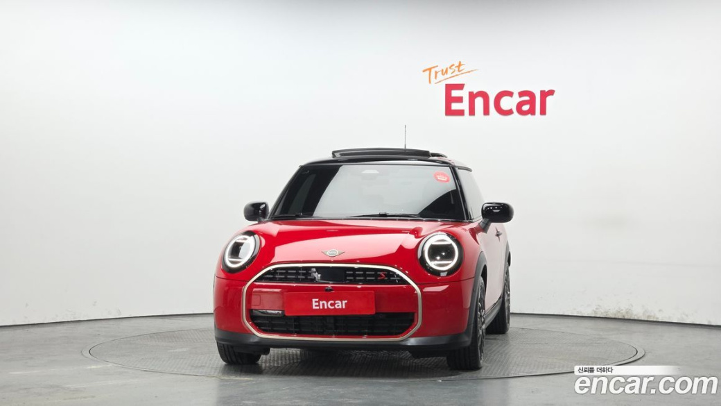 Mini Cooper Favoured, 2025
