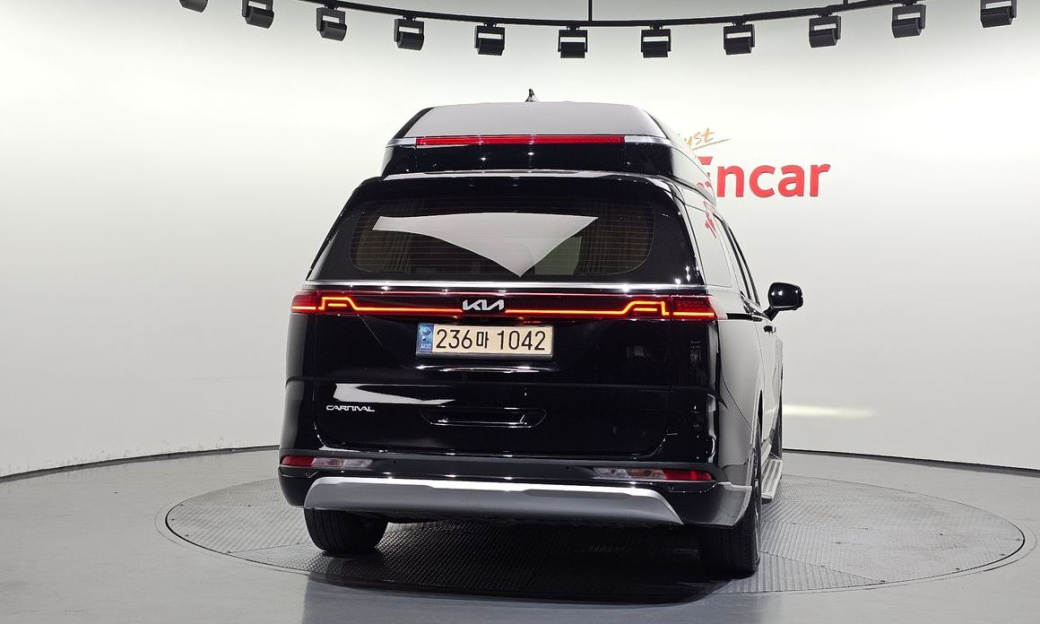 Kia Carnival 9-Seater Hi-Limousine, 2023