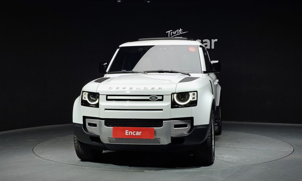 Land Rover Defender 110 D250 SE, 2024