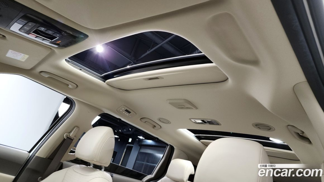 Kia Carnival 9-Seater Signature, 2024