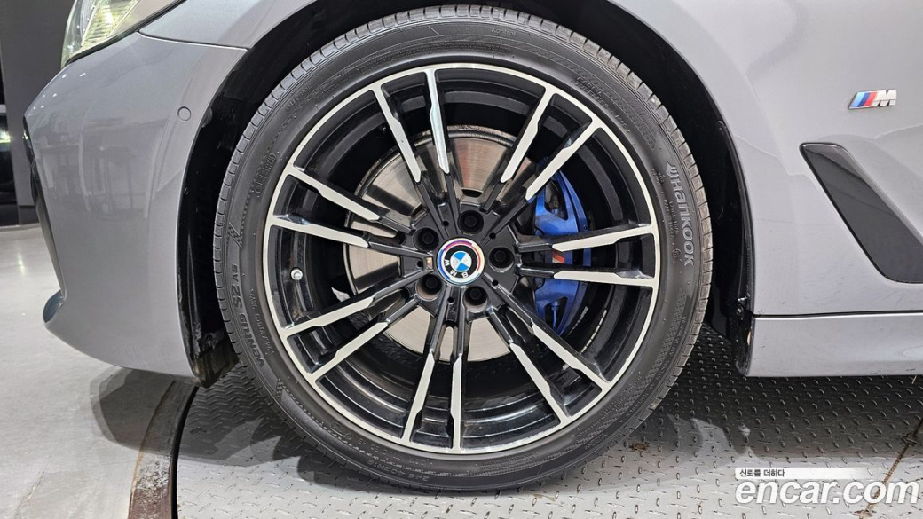 BMW 5-Series 520i M Sport, 2023